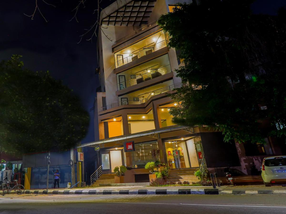 Treebo Trend Time Square Marine Drive Hotel Kochi Exterior photo