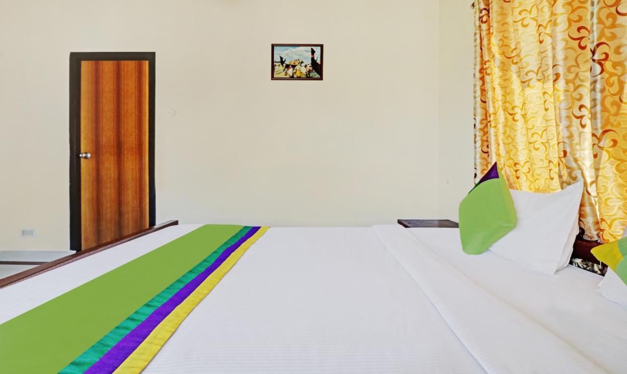 Treebo Trend Time Square Marine Drive Hotel Kochi Exterior photo