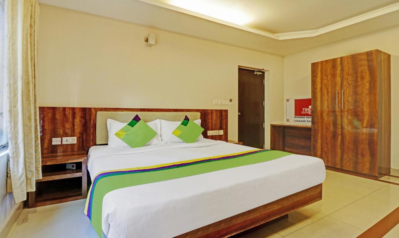 Treebo Trend Time Square Marine Drive Hotel Kochi Exterior photo