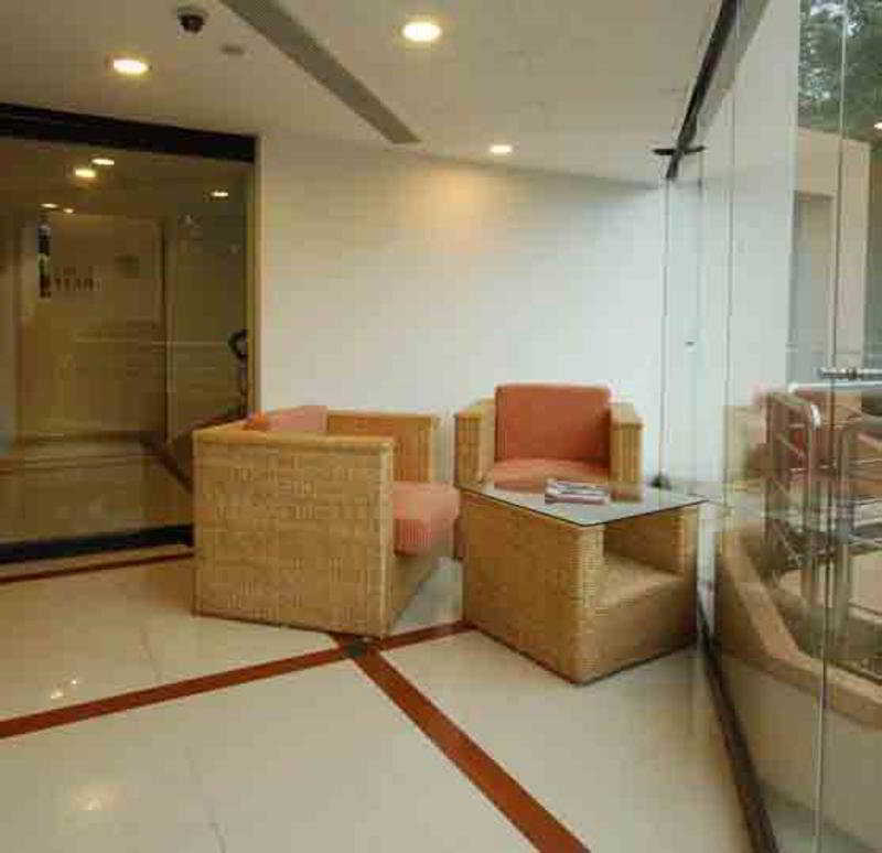 Treebo Trend Time Square Marine Drive Hotel Kochi Exterior photo