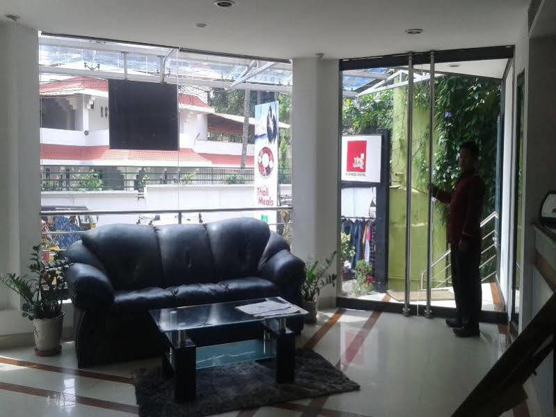 Treebo Trend Time Square Marine Drive Hotel Kochi Exterior photo